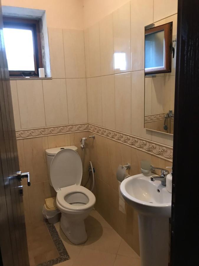 Tepelene Bujtina Hader Xhebro旅舍 外观 照片