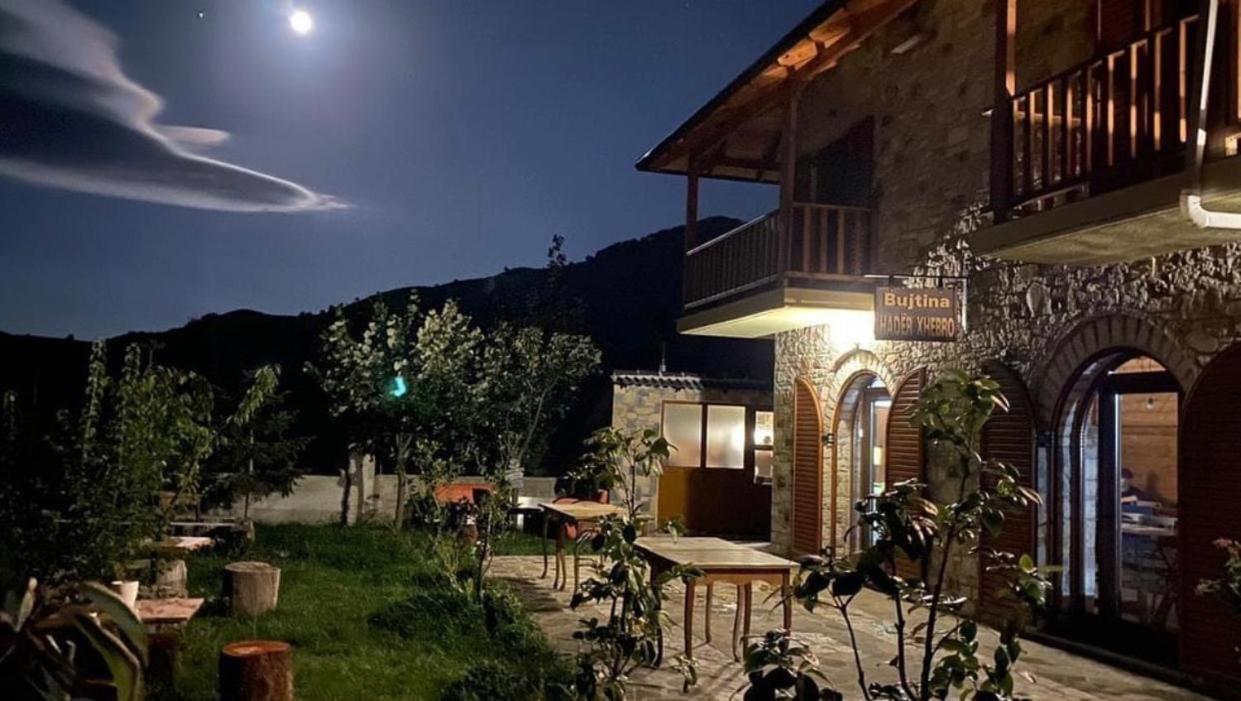 Tepelene Bujtina Hader Xhebro旅舍 外观 照片
